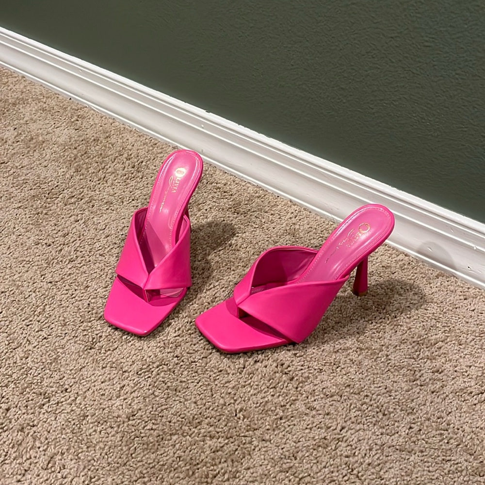 Pink heels - Picture 3 of 5